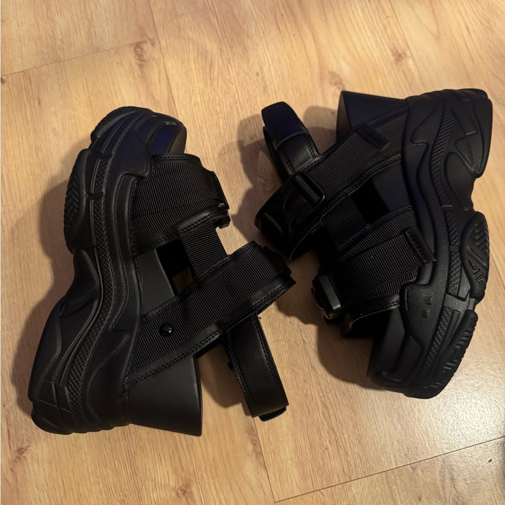 Platform Sport Sandals for Women - Black - Picture 2 of 8